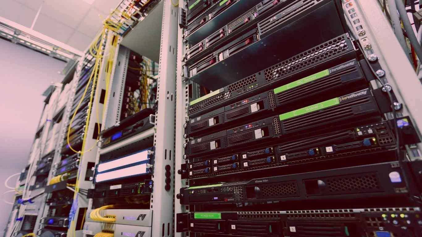 Shiftraa's team providing professional server relocation services in Mumbai